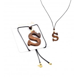 گردن آویز چوبی طرح حرف S کد 1027