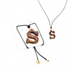 گردن آویز چوبی طرح حرف S کد 1027